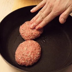フライパンに並べ入れてから火にかける