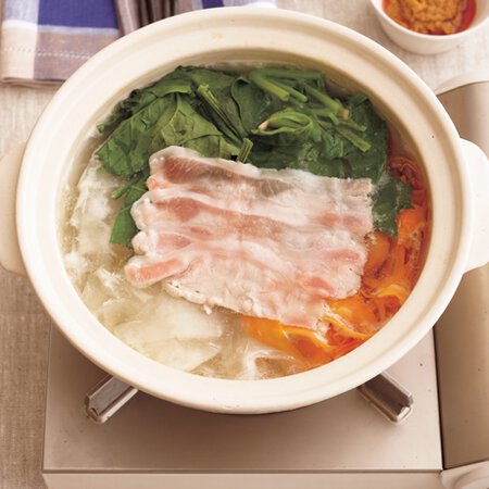 豚しゃぶとほうれん草のヘルシー鍋 By瀬戸口しおりさんの料理レシピ プロのレシピならレタスクラブ