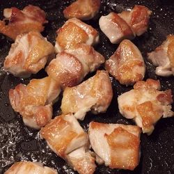 とり肉は焼き目をしっかりつける