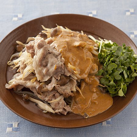 豚しゃぶときのこのごまだれがけ Bymako 多賀正子 さんの料理レシピ プロのレシピならレタスクラブ