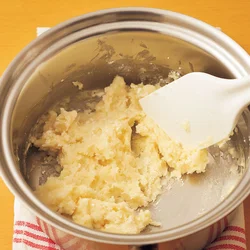 薄力粉を混ぜる