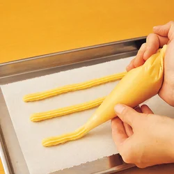 生地を絞り出す