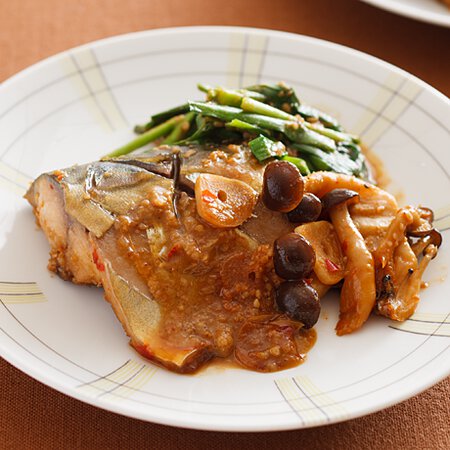 さばのピリ辛ごまみそ煮 By堤人美さんの料理レシピ プロのレシピならレタスクラブ