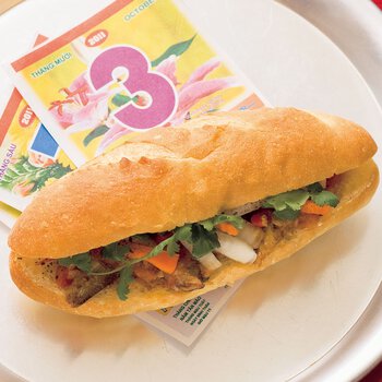 いわしトマト煮のバインミー By足立由美子さんの料理レシピ プロのレシピならレタスクラブ