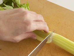 節の部分で切り分ける