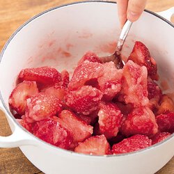 いちごシロップ By内田真美さんの料理レシピ プロのレシピならレタスクラブ いちごシロップ By内田真美さんの料理レシピ プロのレシピならレタスクラブ