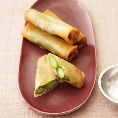 アスパラガスのシンプル春巻き By平野由希子さんの料理レシピ プロのレシピならレタスクラブ