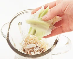 キャベツの軸には、うまみ成分のグルタミン酸がたっぷり。