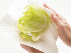 仕上がりが水っぽくならないように、しっかりと水けを拭き取ってから使う