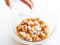 水溶き片栗粉でとろみをつける