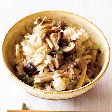 干しきのことベーコンの炊き込みご飯 Byワタナベマキさんの料理レシピ プロのレシピならレタスクラブ