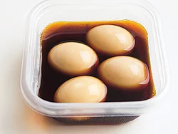 途中、上下を返し、まんべんなく味をつけて