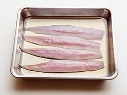 これでさんまの臭みが抜け、うまみが凝縮する
