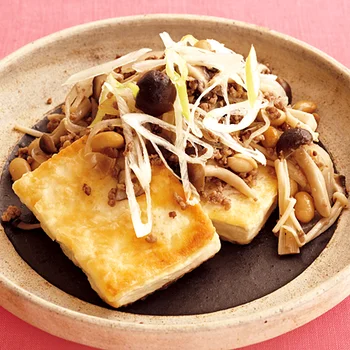豆腐ステーキ ひき肉きのこソースのっけ