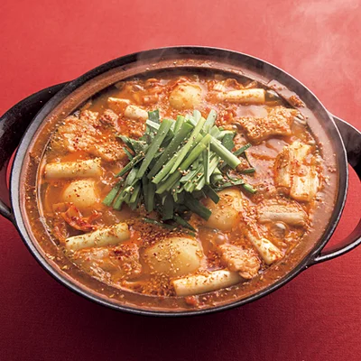 豚とじゃがいものごまキムチ鍋