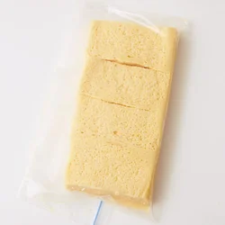 パンを卵液にじっくりひたすことが大切。保存用密閉袋を使うと少ない液でしっかりつかる。