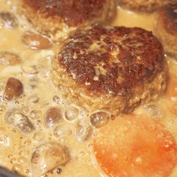 煮込むことで 麩にもじんわり、しっかり 味を含ませる