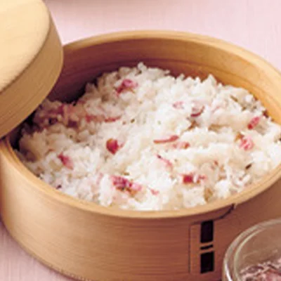 桜の炊き込みご飯