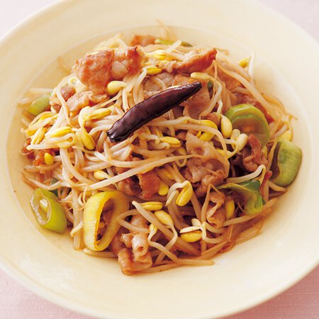豆もやしと豚バラのピリ辛炒め By劉晶宝さんの料理レシピ プロのレシピならレタスクラブ