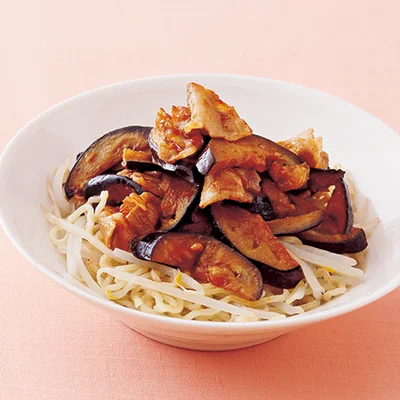 豚となすのピリ辛のっけ麺