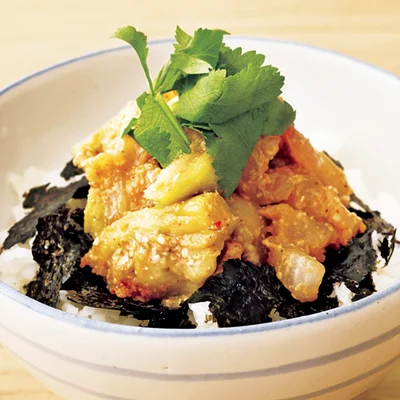 「蒸しなすと白身魚のごまだれ丼」の太らない献立