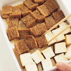 パンがビスコッティの代わり。甘みをきかせたコーヒーシロップをしみこませて。