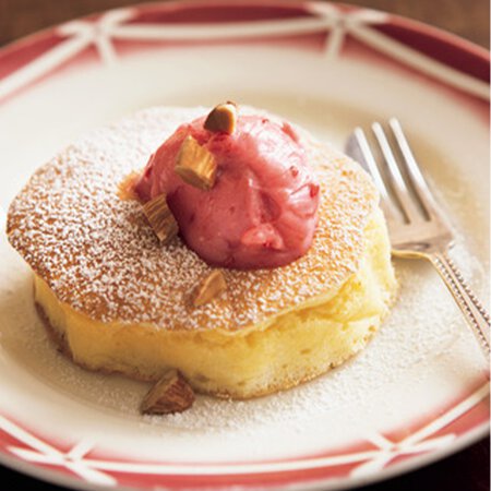 ラズベリーバターのスフレパンケーキ By若山曜子さんの料理レシピ プロのレシピならレタスクラブ