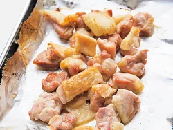 肉の表面をグリルすると、ジューシーで弾力のある仕上がりに。