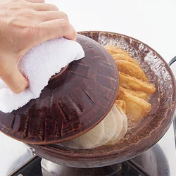 沸騰したらふたをずらして、加熱するのはたった１分だけ。大根にだしがしみてくったりとしたら、でき上がり。すぐに火を止めて。