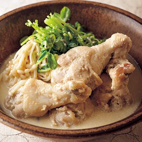 手羽元のごま豆乳煮