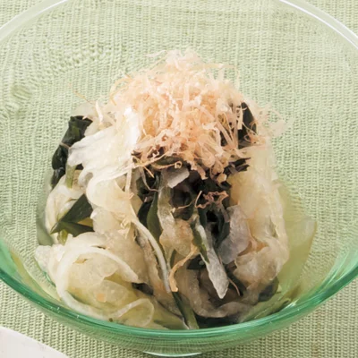 新玉ねぎとわかめの二杯酢