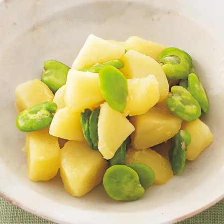 新じゃがとそら豆の煮もの