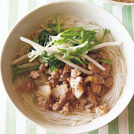 甘辛そぼろのにゅうめん By飛田和緒さんの料理レシピ プロのレシピならレタスクラブ