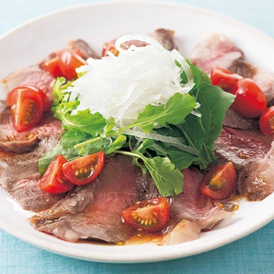 牛肉のたたき風はちみつトマトのソース
