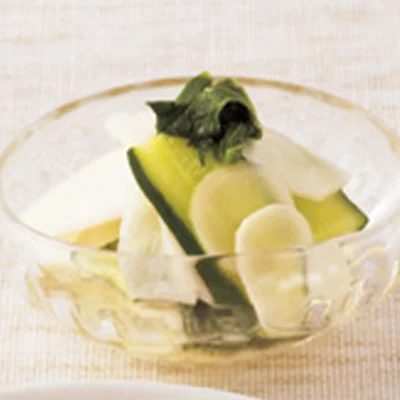 彩り野菜の漬けものサラダ
