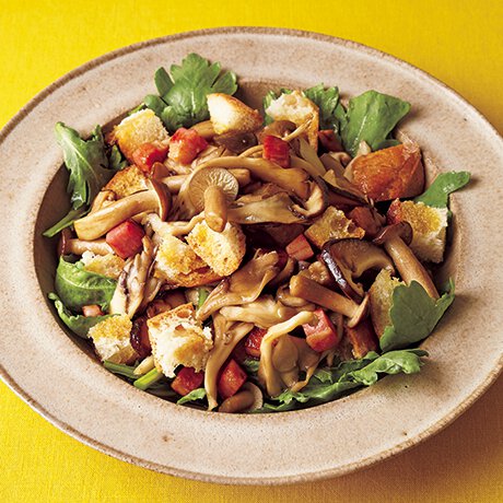 きのこと厚切りベーコンの炒めサラダ Byつむぎや 金子健一 マツーラユタカ さんの料理レシピ プロのレシピならレタスクラブ