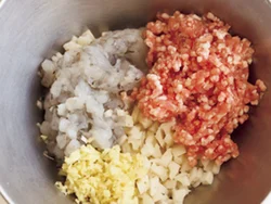 えびとれんこんが入ってあっさり味に。しっかり混ぜて。