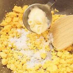 からしなし！ たねは卵の黄身とマヨネーズで、食べやすい味つけに