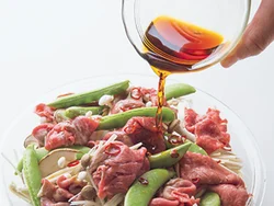 肉と野菜に赤とうがらしや酢を加えることで、減塩でも満足がいく味になる。