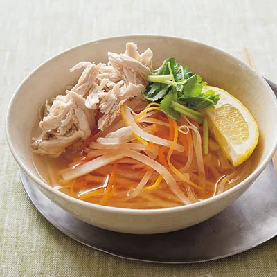 大根とにんじんのフォー風