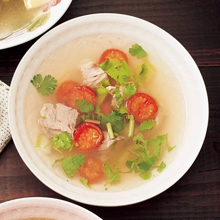 セロリとミニトマトのスープ