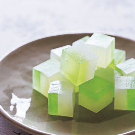 キラキラ二層の琥珀糖 By本間節子さんの料理レシピ プロのレシピならレタスクラブ