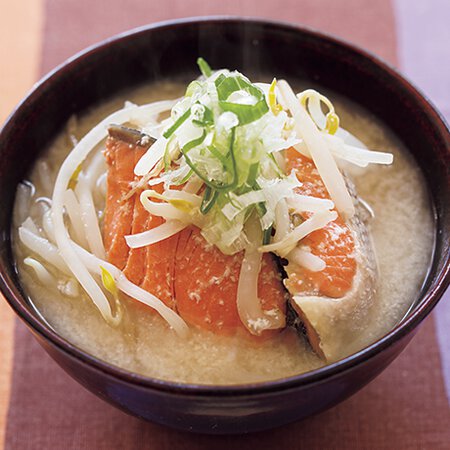 もやしと鮭の粕汁 By井澤由美子さんの料理レシピ プロのレシピならレタスクラブ
