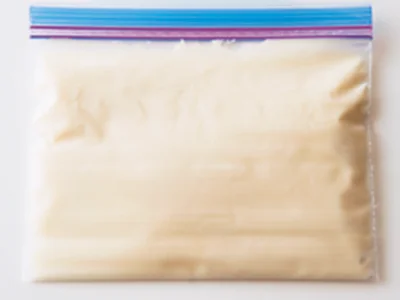 残ったソースは、冷凍用保存袋に入れて冷凍すれば、約2週間保存できます。