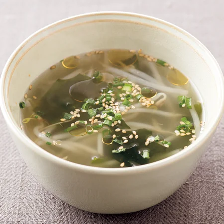 もやしとわかめの中華スープ