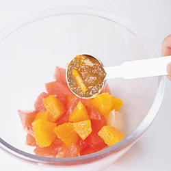 マーマレードであえると甘みが増し、酸味がマイルドに。