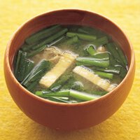 わかめと梅干しの簡単みそ汁 Byヤミーさんの料理レシピ プロのレシピならレタスクラブ