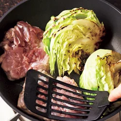 キャベツは少し焦げるくらいまで焼くのがおすすめ！