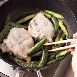 蒸し焼きにすることで、野菜の甘みも引き出せる。