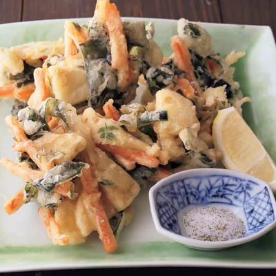 たけのことわかめのかき揚げ